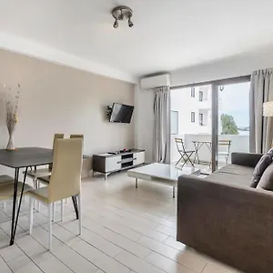 Esmeralda Apartment